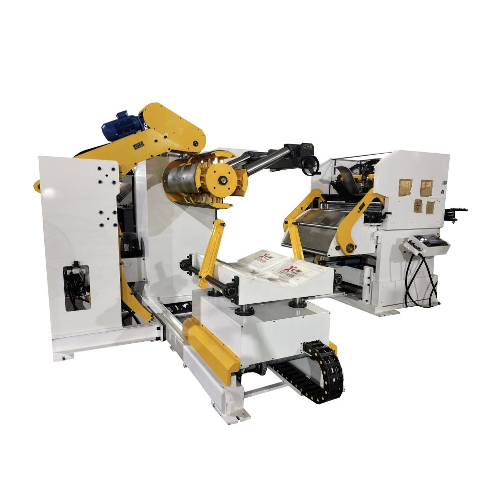 Podajnik prostownicowy z underooillerem