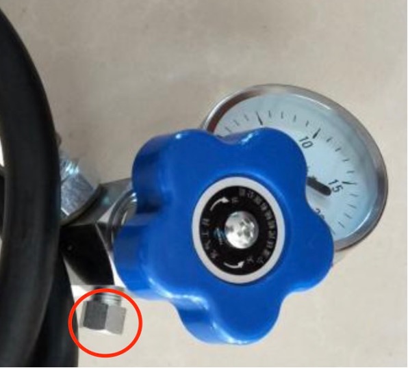 Wyłącznik uwalniania ciśnienia napełniania azotu